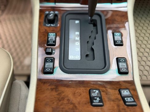 Used 1995 Mercedes-Benz S 500 Sedan image 49