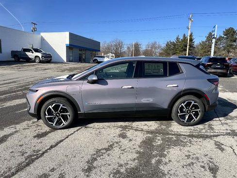 New 2026 Chevrolet Equinox EV LT image 2