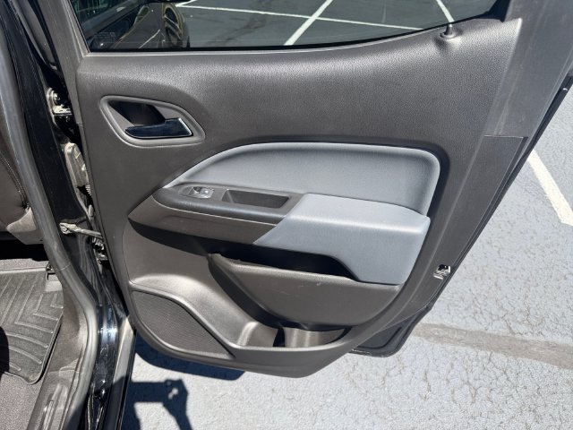 Used 2019 Chevrolet Colorado Z71 AWD/4WD image 12