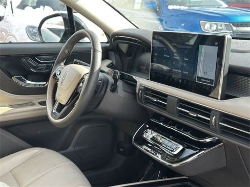 Certified 2024 Lincoln Corsair AWD w/ Equipment Group 101A image 31