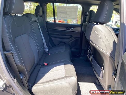 New 2026 Jeep Grand Cherokee Laredo X AWD/4WD image 7