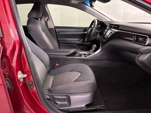 Used 2020 Toyota Camry LE w/ Convenience Package FWD image 37
