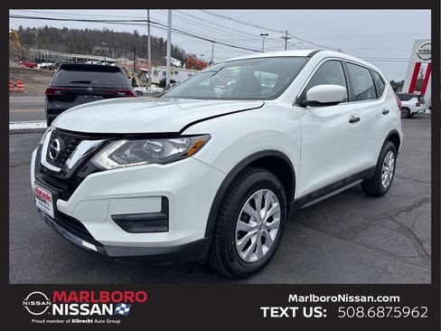 Used 2017 Nissan Rogue S image 3