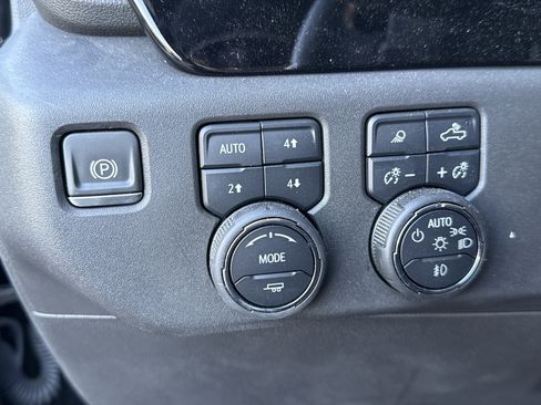 Used 2024 Chevrolet Silverado 1500 LT Trail Boss w/ LT Trail Boss Premium Package image 38