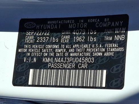 Used 2023 Hyundai Elantra Limited w/ Preferred Accessory Package image 27