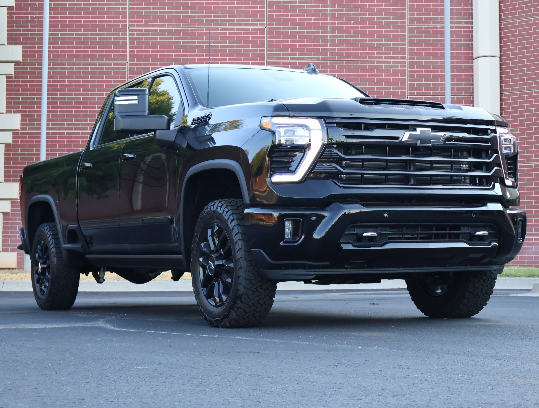 New 2026 Chevrolet Silverado 2500 High Country w/ Midnight Edition AWD/4WD image 1