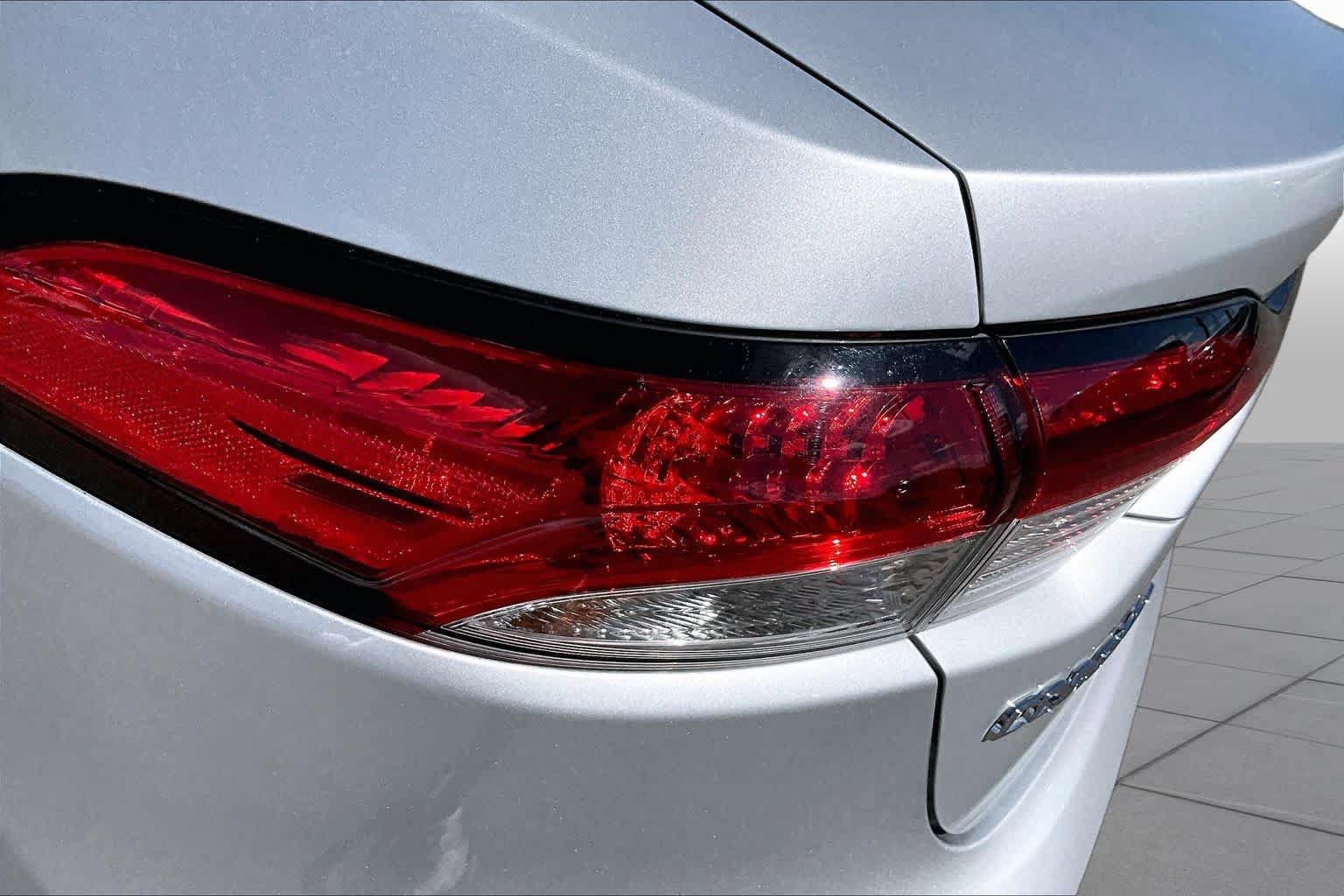 Used 2020 Toyota Corolla LE FWD image 28