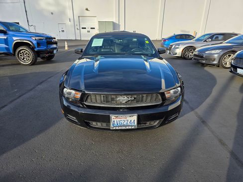 Used 2011 Ford Mustang Premium w/ Comfort Pkg image 2