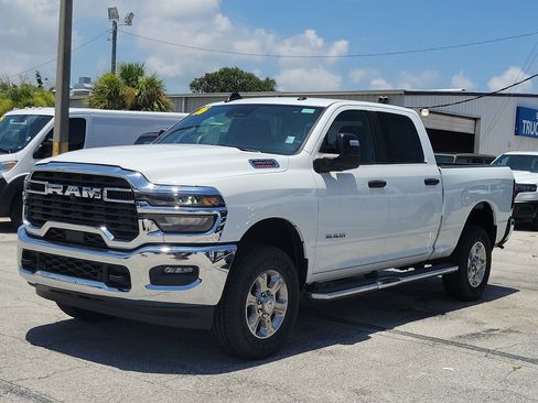 Used 2026 RAM 2500 Big Horn AWD/4WD image 2