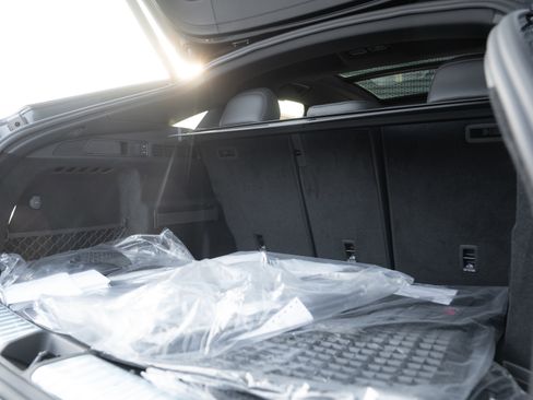 New 2025 Audi SQ5 Prestige image 33