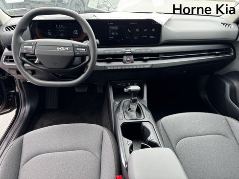 New 2025 Kia K4 LX image 7