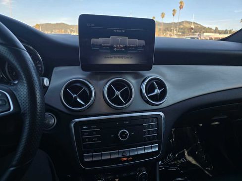 Used 2019 Mercedes-Benz GLA 250 4MATIC image 27