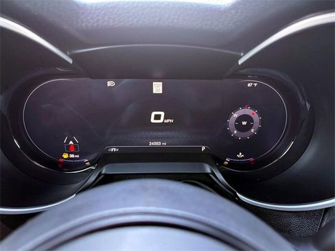 Used 2024 Alfa Romeo Stelvio Veloce image 21