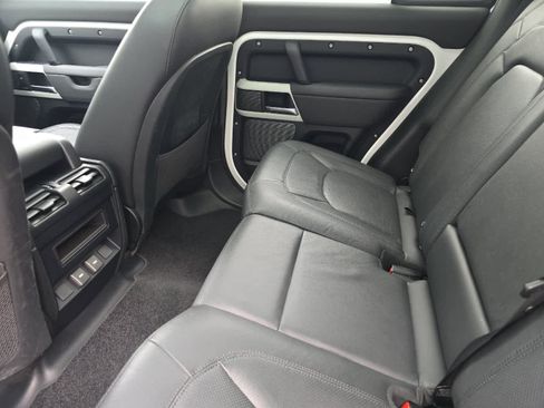 Used 2024 Land Rover Defender 110 S image 4
