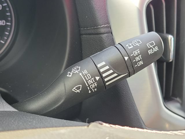 Used 2024 GMC Terrain SLT AWD/4WD image 17