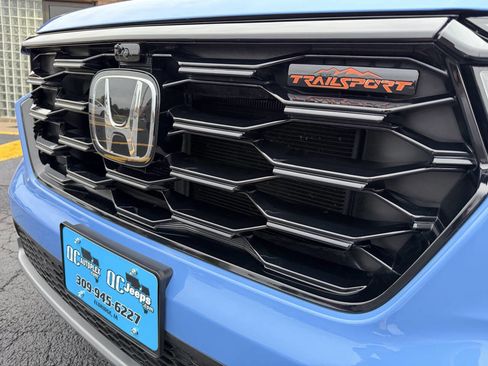 Used 2025 Honda Pilot TrailSport image 11