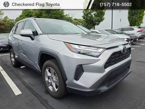 Used 2025 Toyota RAV4 XLE FWD image 3