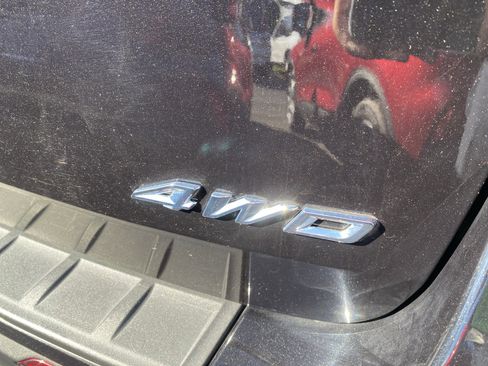 Used 2022 Ford Explorer XLT image 7