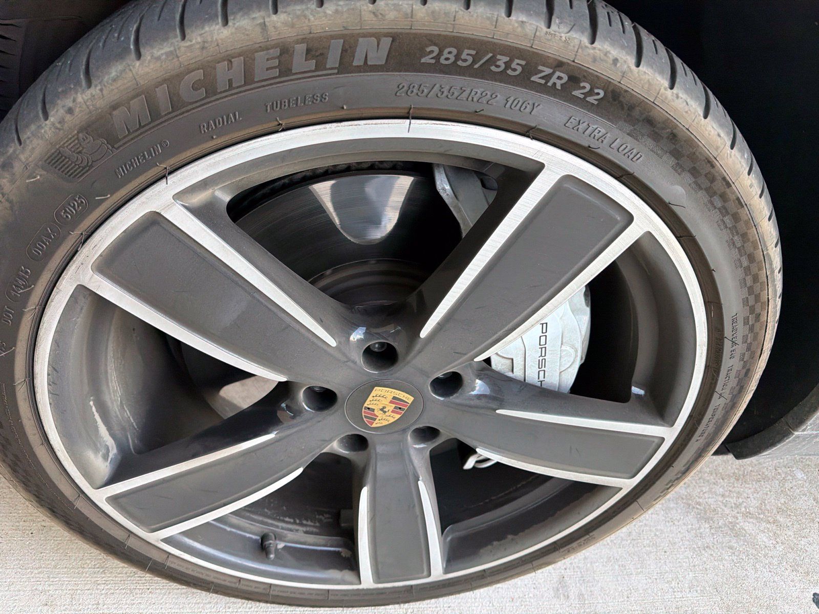 Used 2021 Porsche Cayenne Turbo AWD/4WD image 2