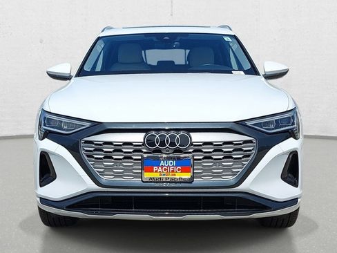 Used 2024 Audi Q8 e-tron Premium Plus w/ Premium Plus Package AWD/4WD image 2