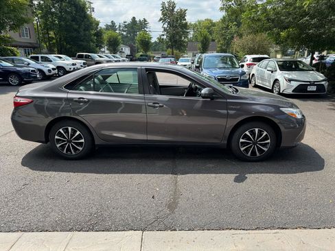 Used 2017 Toyota Camry LE FWD image 6