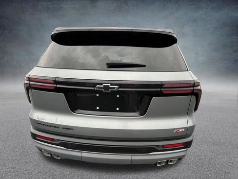 Used 2024 Chevrolet Traverse Z71 AWD/4WD image 11