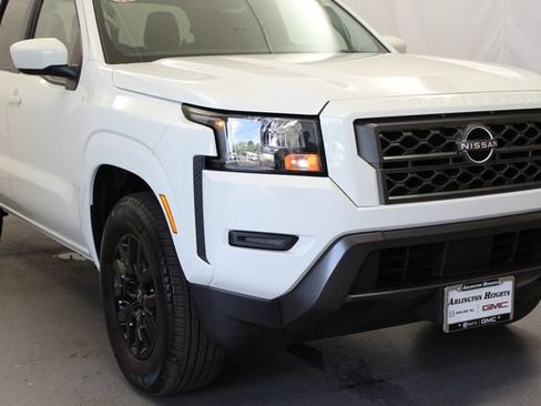 Used 2023 Nissan Frontier SV w/ Technology Package RWD image 3