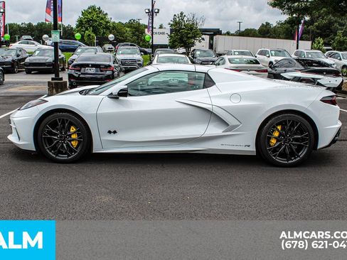 Used 2024 Chevrolet Corvette Stingray Convertible w/ 1LT RWD image 6