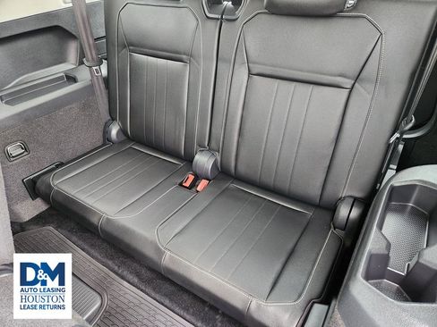 Used 2022 Volkswagen Tiguan SE FWD image 41