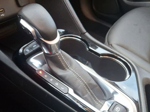 Used 2024 Buick Encore GX Sport Touring image 18