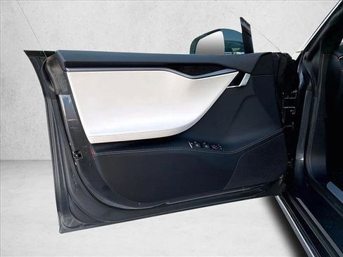 Used 2018 Tesla Model S P100D image 18