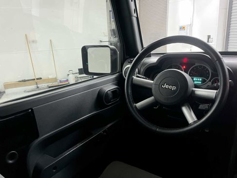 Used 2010 Jeep Wrangler Sahara AWD/4WD image 15
