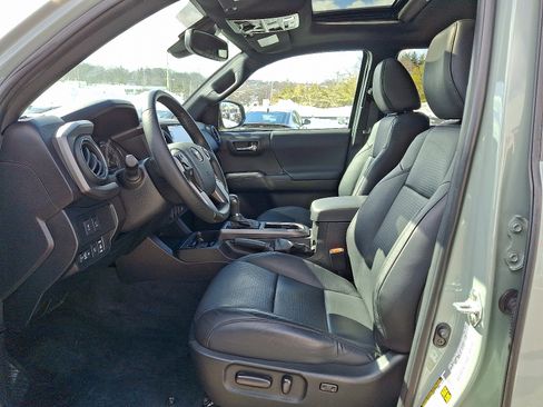 Certified 2023 Toyota Tacoma TRD Off-Road w/ TRD Premium Off Road Package image 13