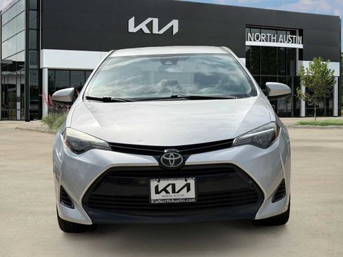 Used 2017 Toyota Corolla LE FWD image 4