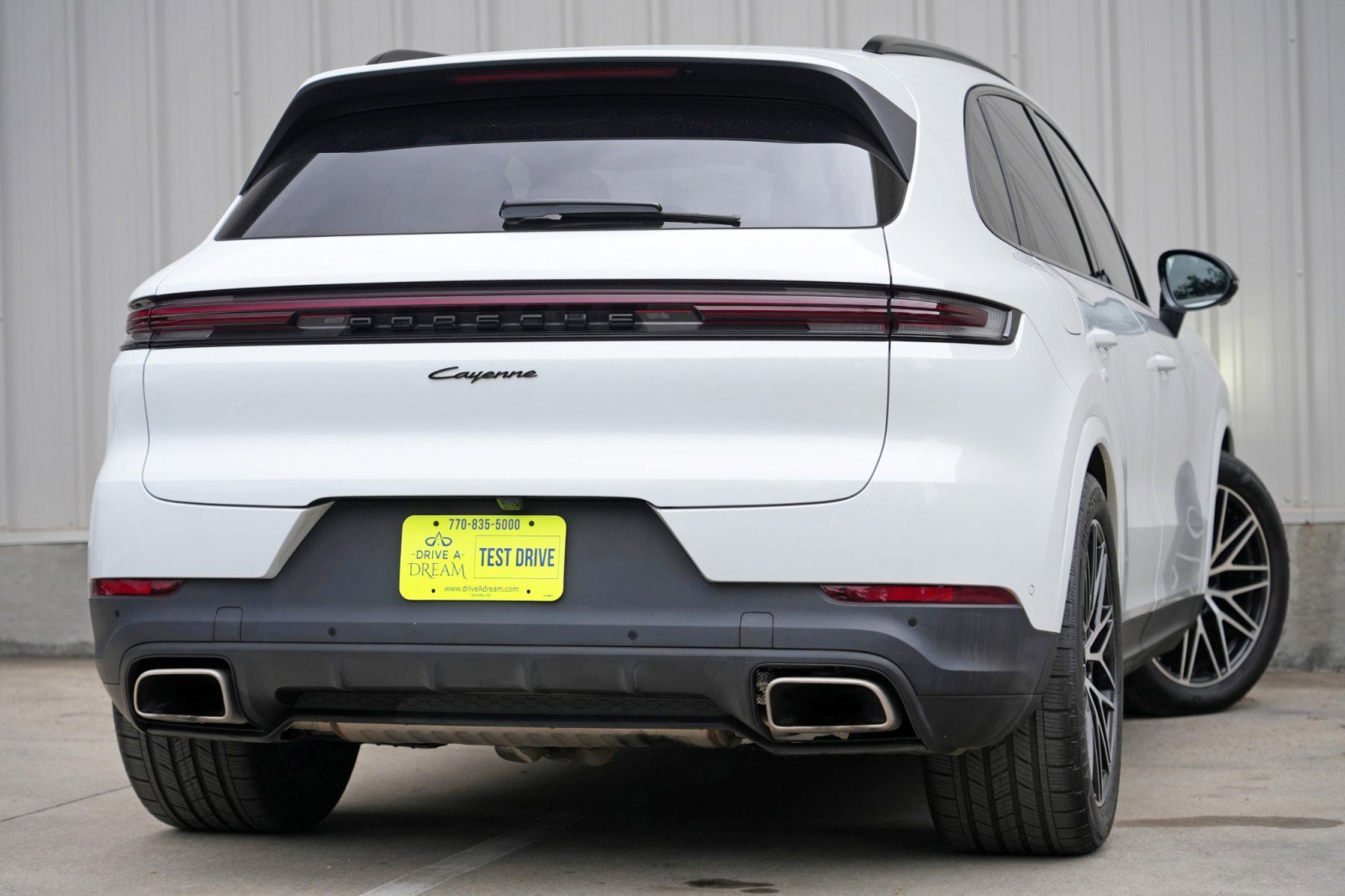 Used 2024 Porsche Cayenne AWD/4WD image 5