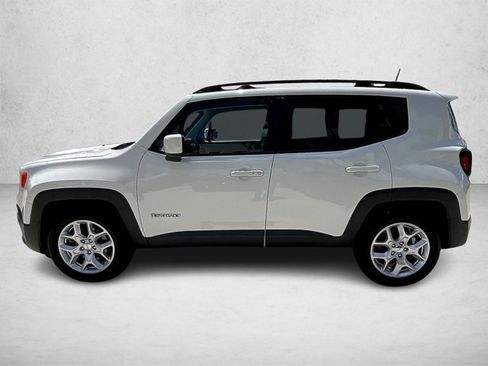 Used 2018 Jeep Renegade Latitude FWD image 4
