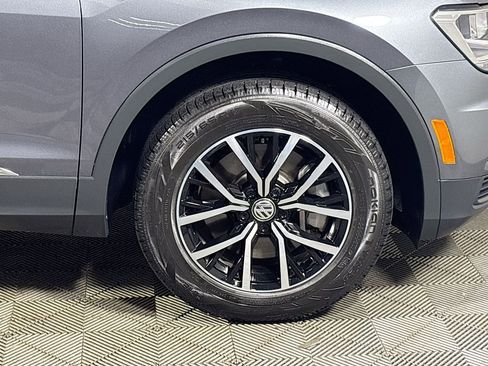 Certified 2021 Volkswagen Tiguan SE image 22