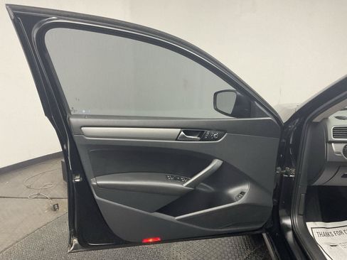 Used 2014 Volkswagen Passat TDI SE FWD image 9