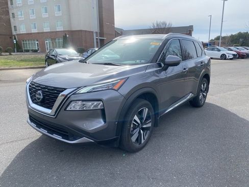 Used 2023 Nissan Rogue SL w/ SL Premium Package image 7