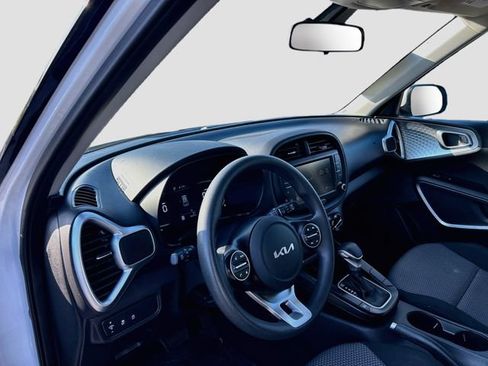 Used 2024 Kia Soul LX w/ Option Group 015 FWD image 6