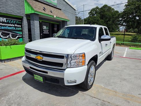 Used 2009 Chevrolet Silverado 1500 LT w/ Regional Value Package RWD image 3