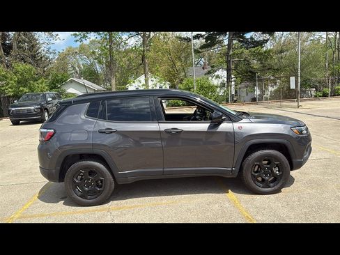 Used 2023 Jeep Compass Trailhawk image 6
