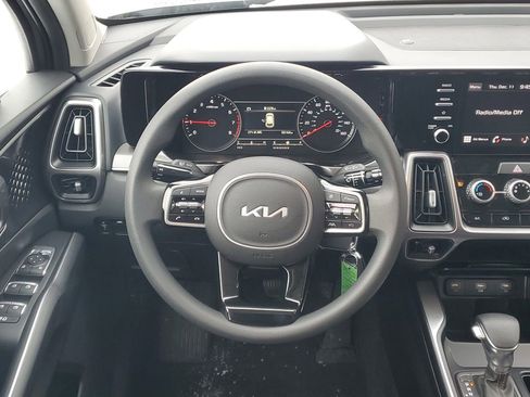 Used 2023 Kia Sorento LX image 24