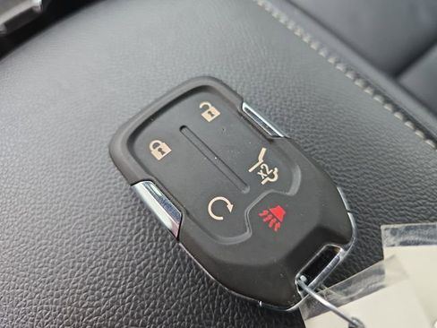 Used 2021 GMC Acadia SLT w/ Premium Package image 28