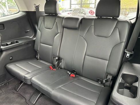 Used 2023 Kia Telluride EX w/ EX Captain's Chair Package FWD image 9