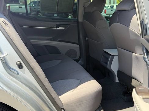 Used 2022 Toyota Camry LE w/ Carpet Mat Package (TMS) FWD image 17