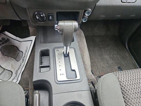 Used 2015 Nissan Frontier SV image 28