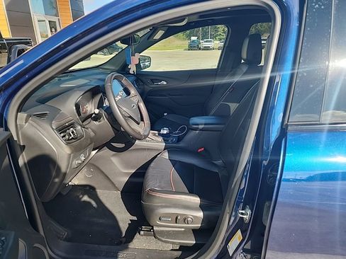 Used 2022 Chevrolet Equinox RS w/ RS Leather Package image 6
