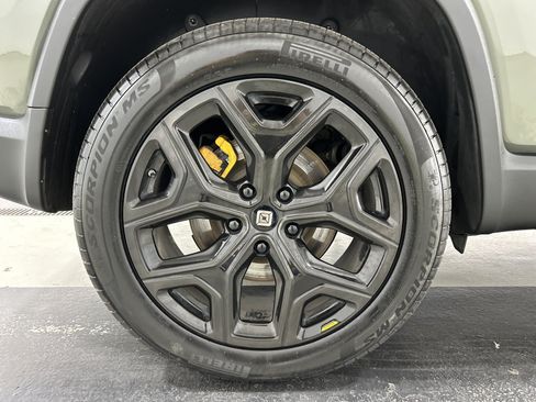 Used 2022 Rivian R1S Launch Edition Quad AWD/4WD image 12