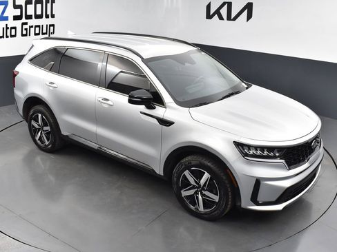 Used 2021 Kia Sorento S FWD image 15